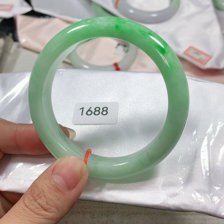 翡翠手镯未镶嵌皮*虾天然翡翠手镯02
