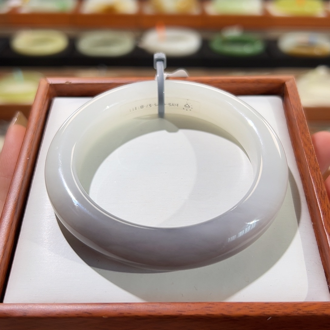 和田玉手镯未镶嵌紫白双色