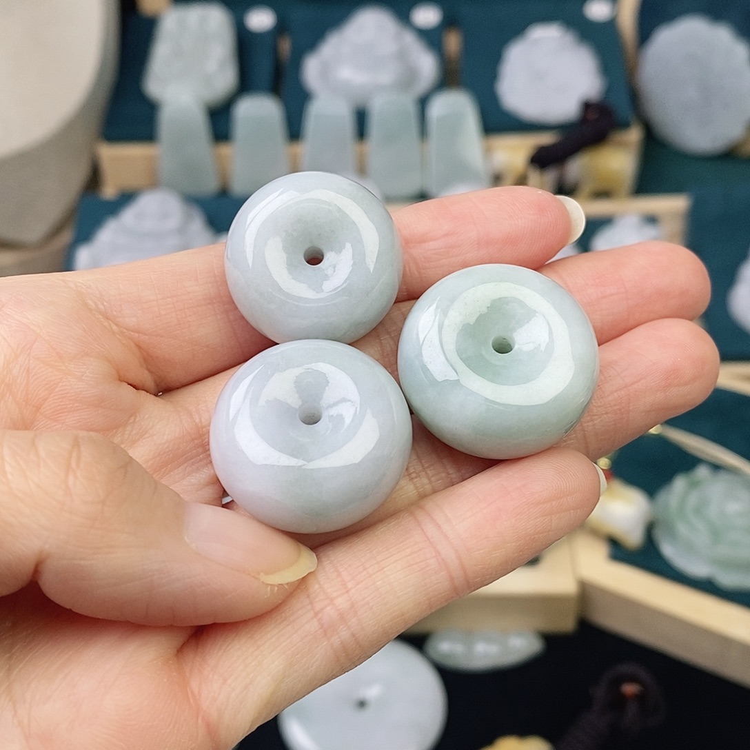 翡翠未镶嵌颈饰面包扣发货发其一