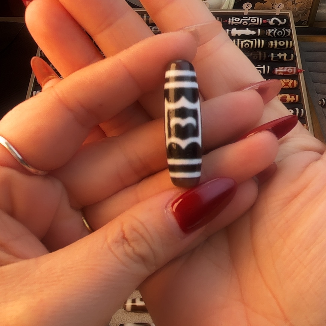 玛瑙/玉髓颈饰未镶嵌?**魔