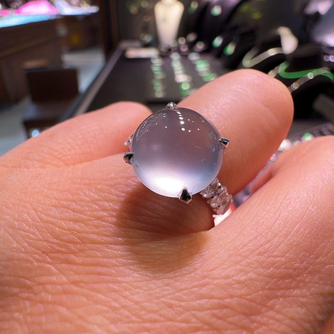 翡翠18K金镶嵌戒指