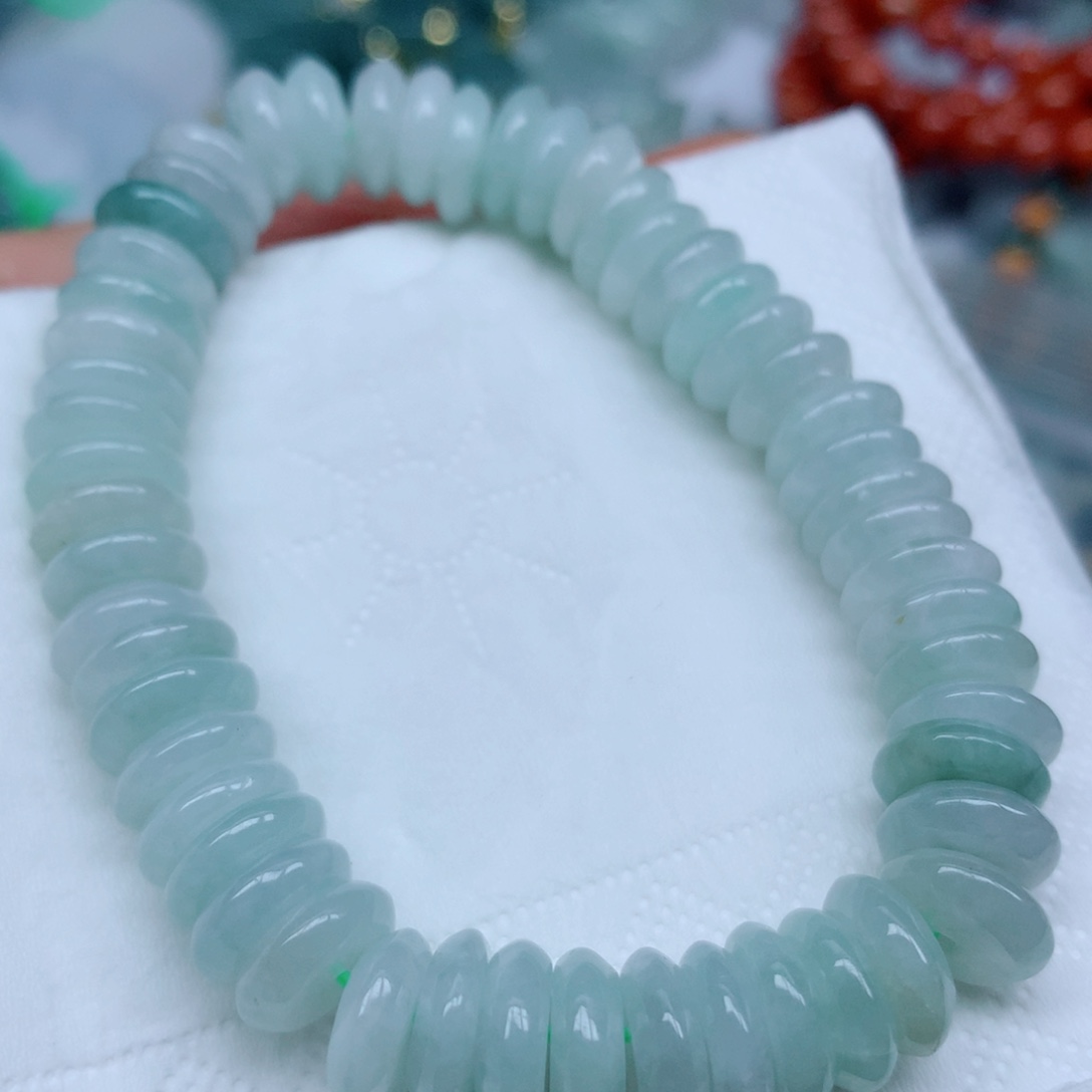 翡翠未镶嵌颈饰珠子