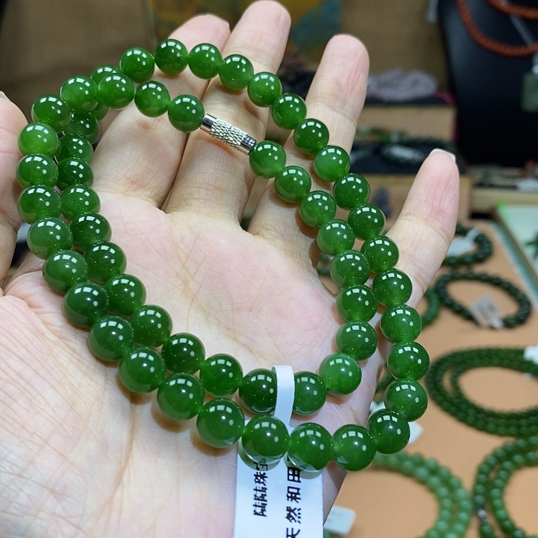 颈饰未镶嵌和田玉（碧玉）8mm辣绿