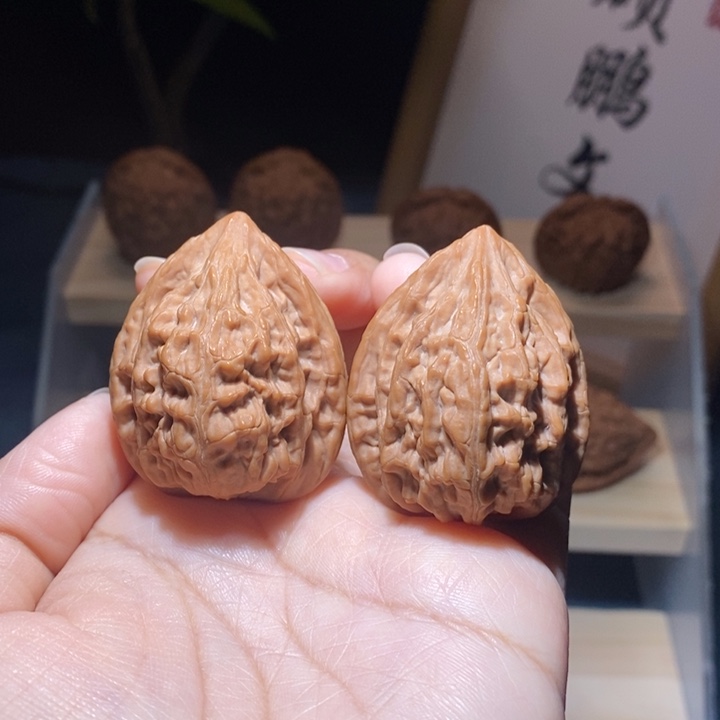 文玩核桃吊坠天眼鸡心