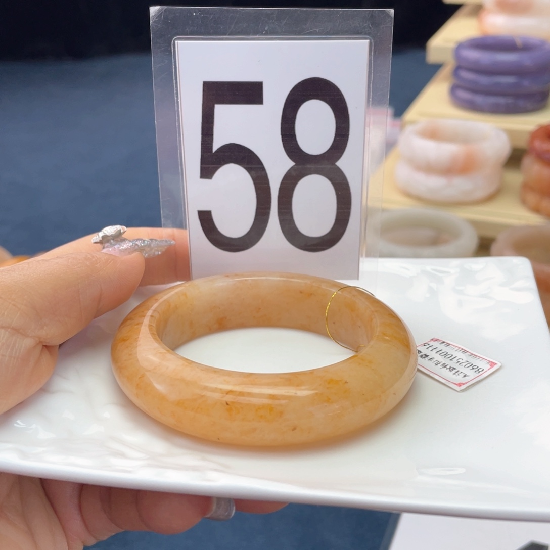 石英岩玉未镶嵌手镯