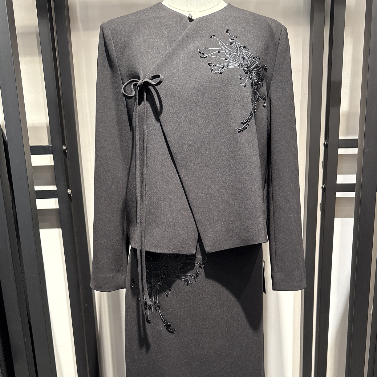 新中式长袖女短外套女款上衣秋冬气质运黑色重工