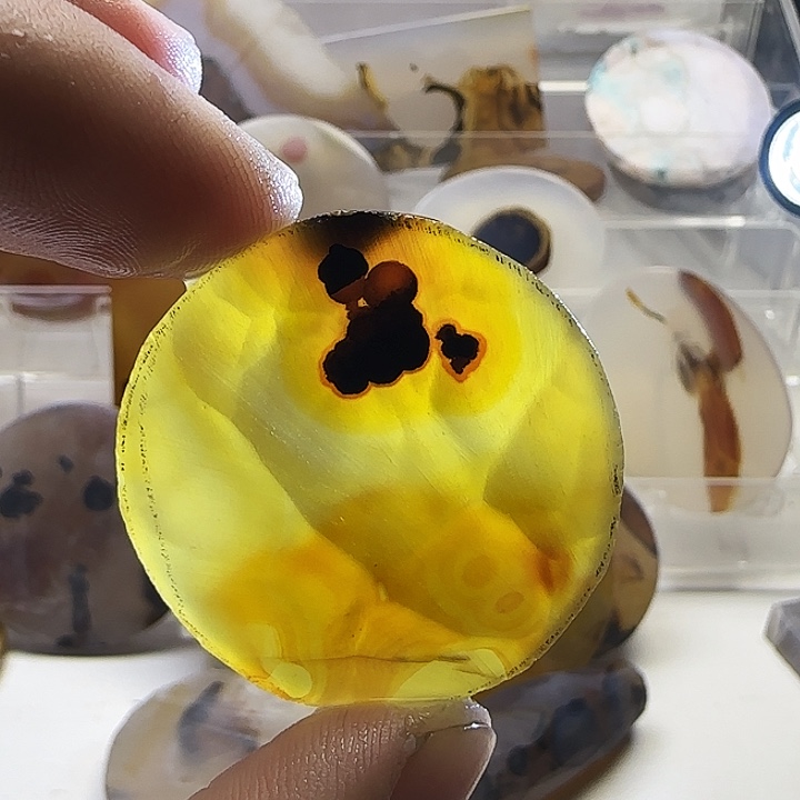 玛瑙/玉髓未镶嵌珠宝奇石