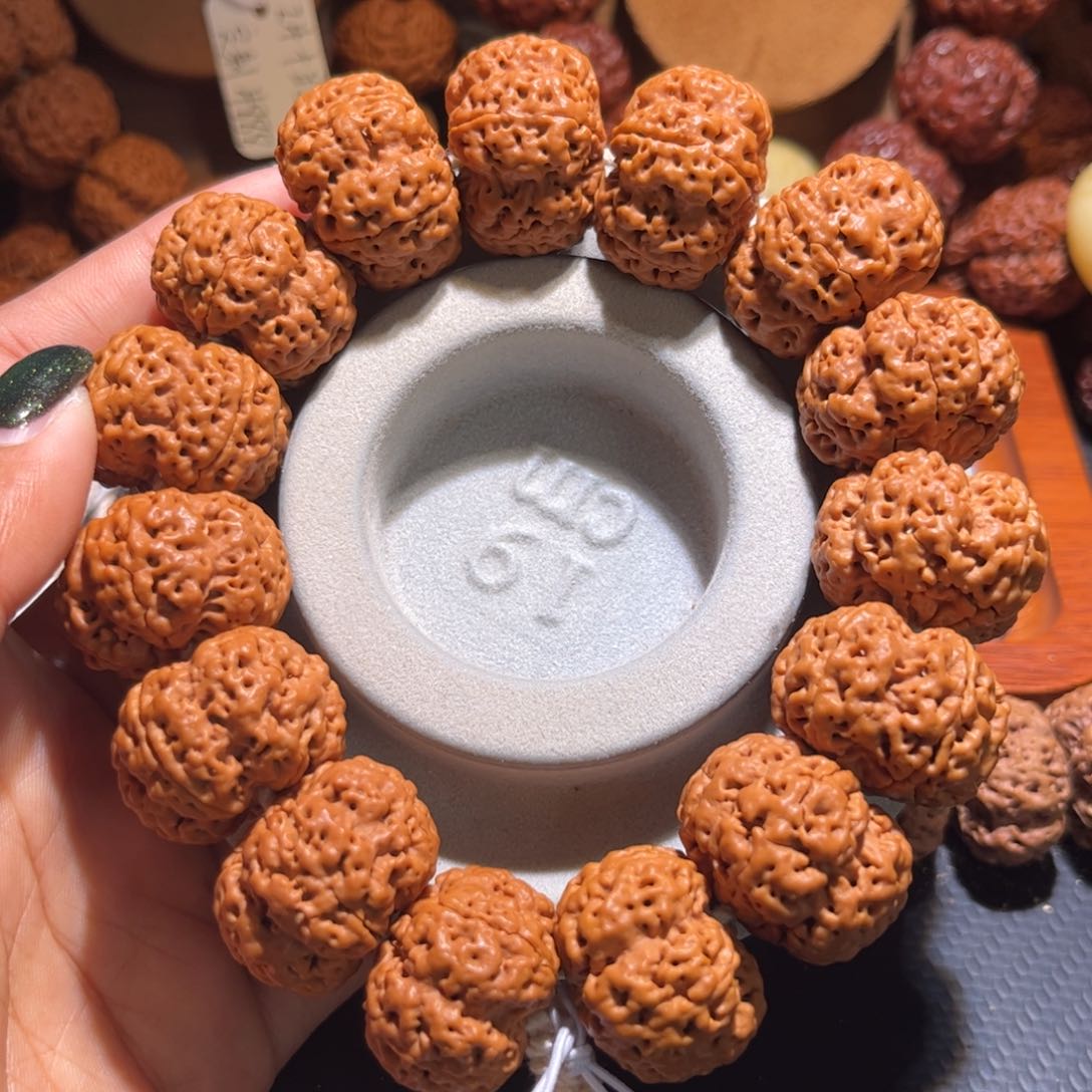 金刚菩提吊坠夹板梅花25