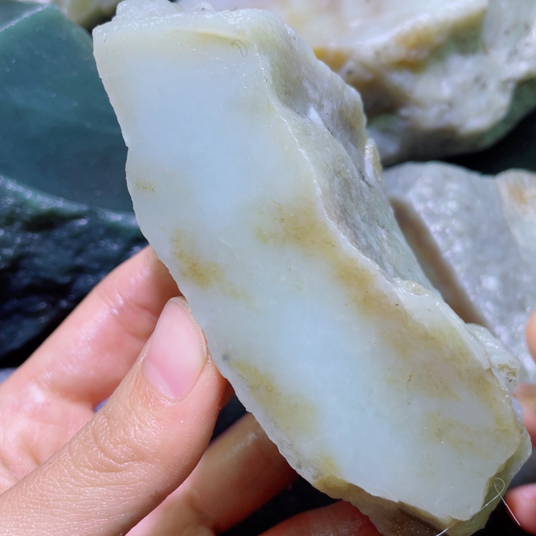 谢***和田玉未镶嵌珠宝半成品