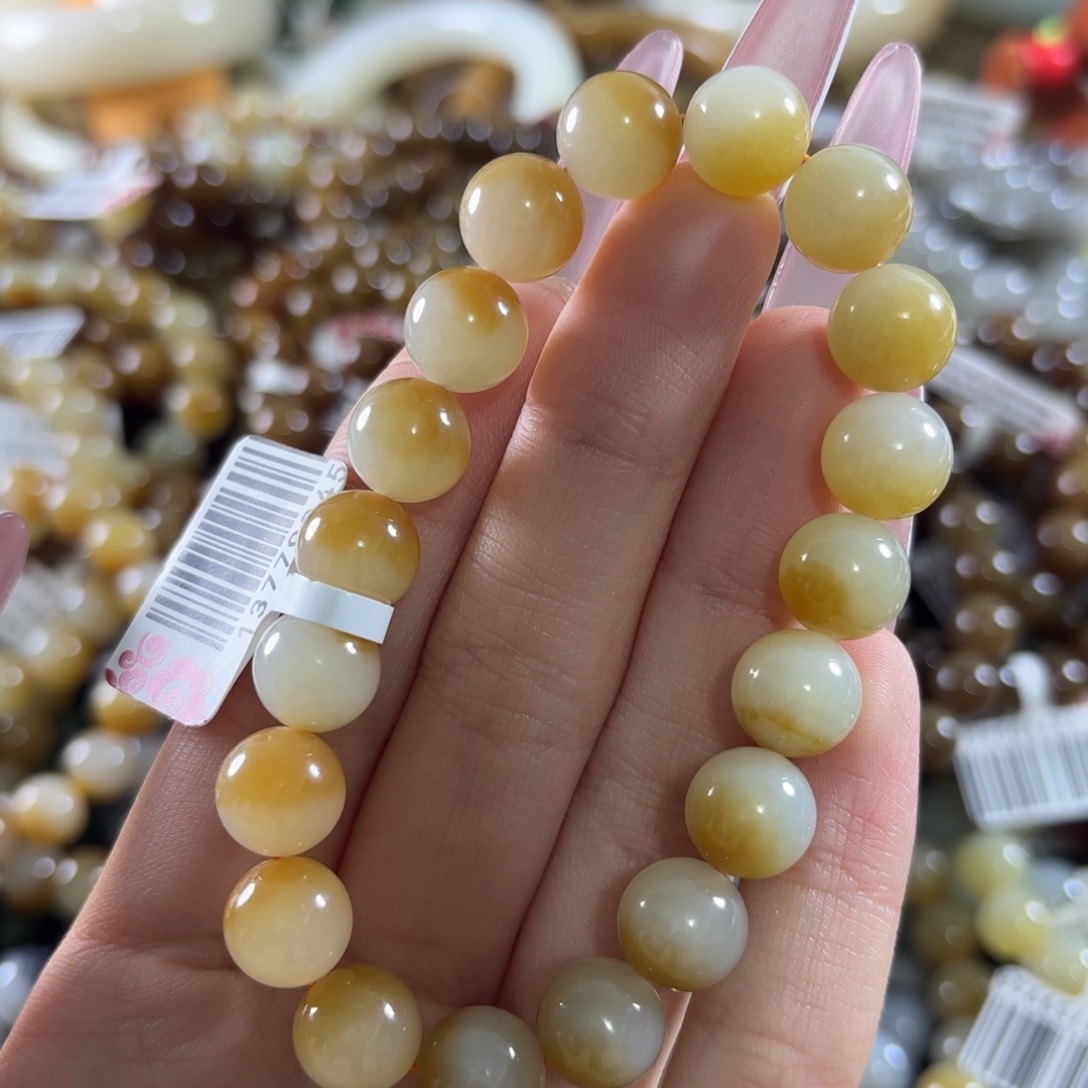 汤***儿和田玉未镶嵌手链拍10发1。495