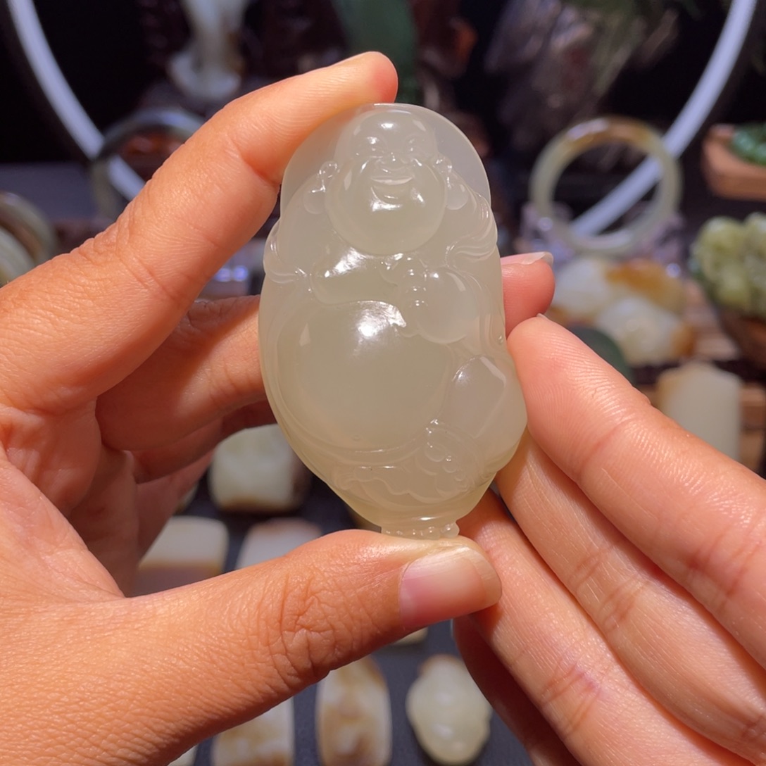 和田玉未镶嵌颈饰玻璃细，无包容，佛公