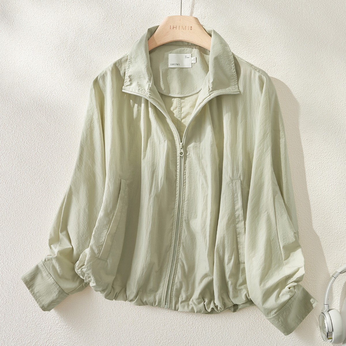 IHIMI/海谧户外夹克式抽绳外套2025秋季新款清新休闲短外套女7042