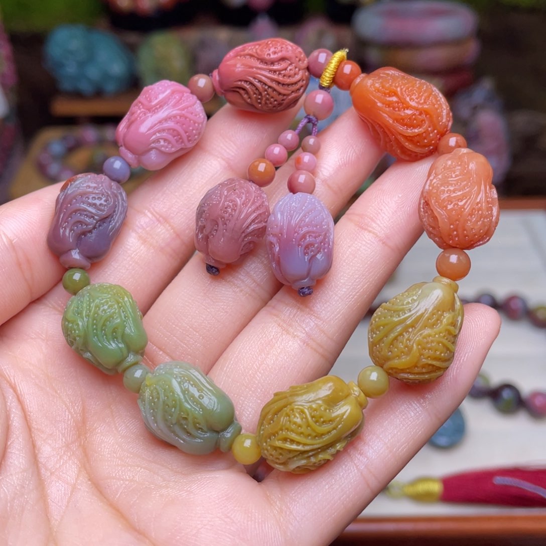 玛瑙/玉髓珠宝半成品未镶嵌M**u盐源玛瑙色标级白菜手串