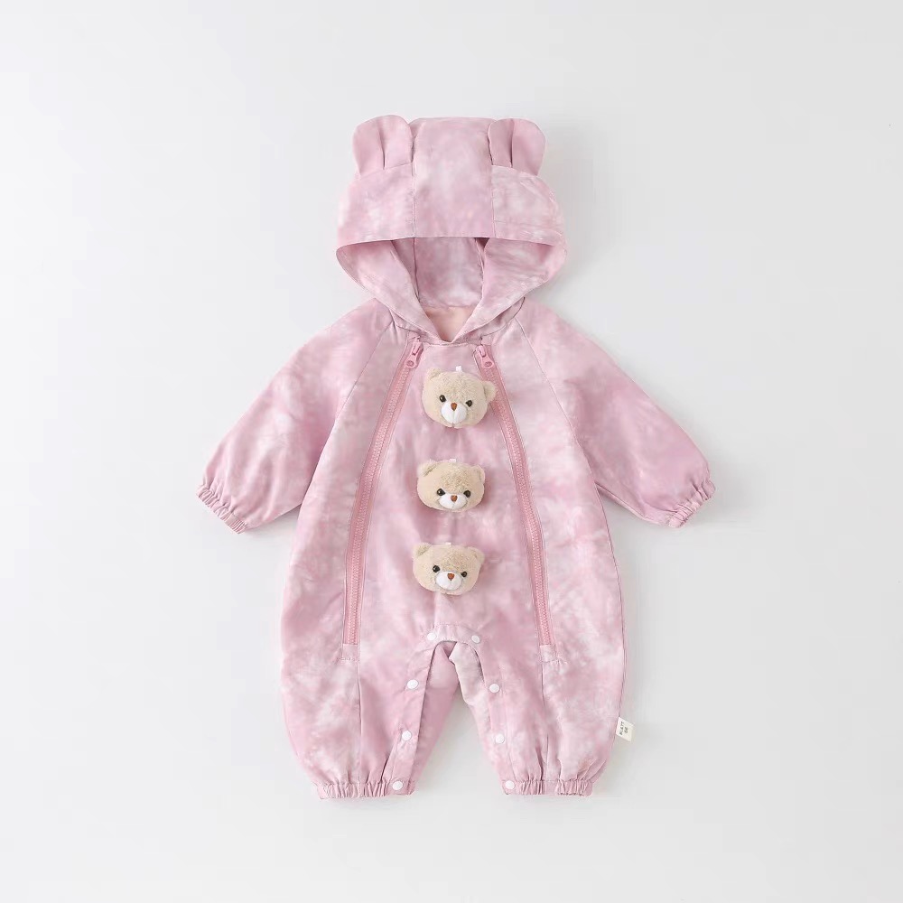 婴儿衣服春装新款女宝宝哈衣可爱洋气连体冲锋衣春秋套装外出爬服