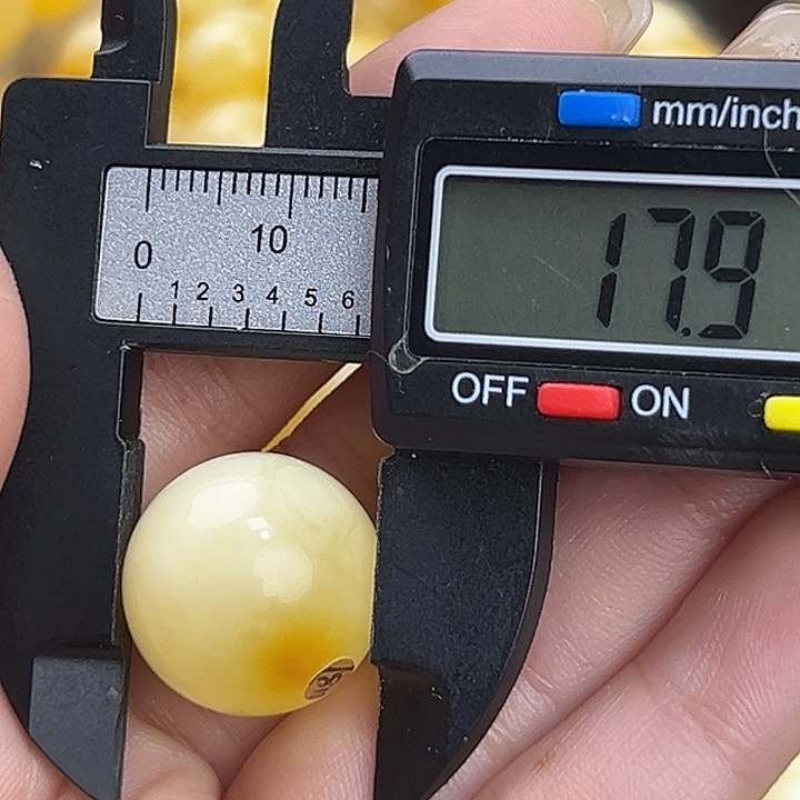 蜜蜡未镶嵌裸石蜜蜡119