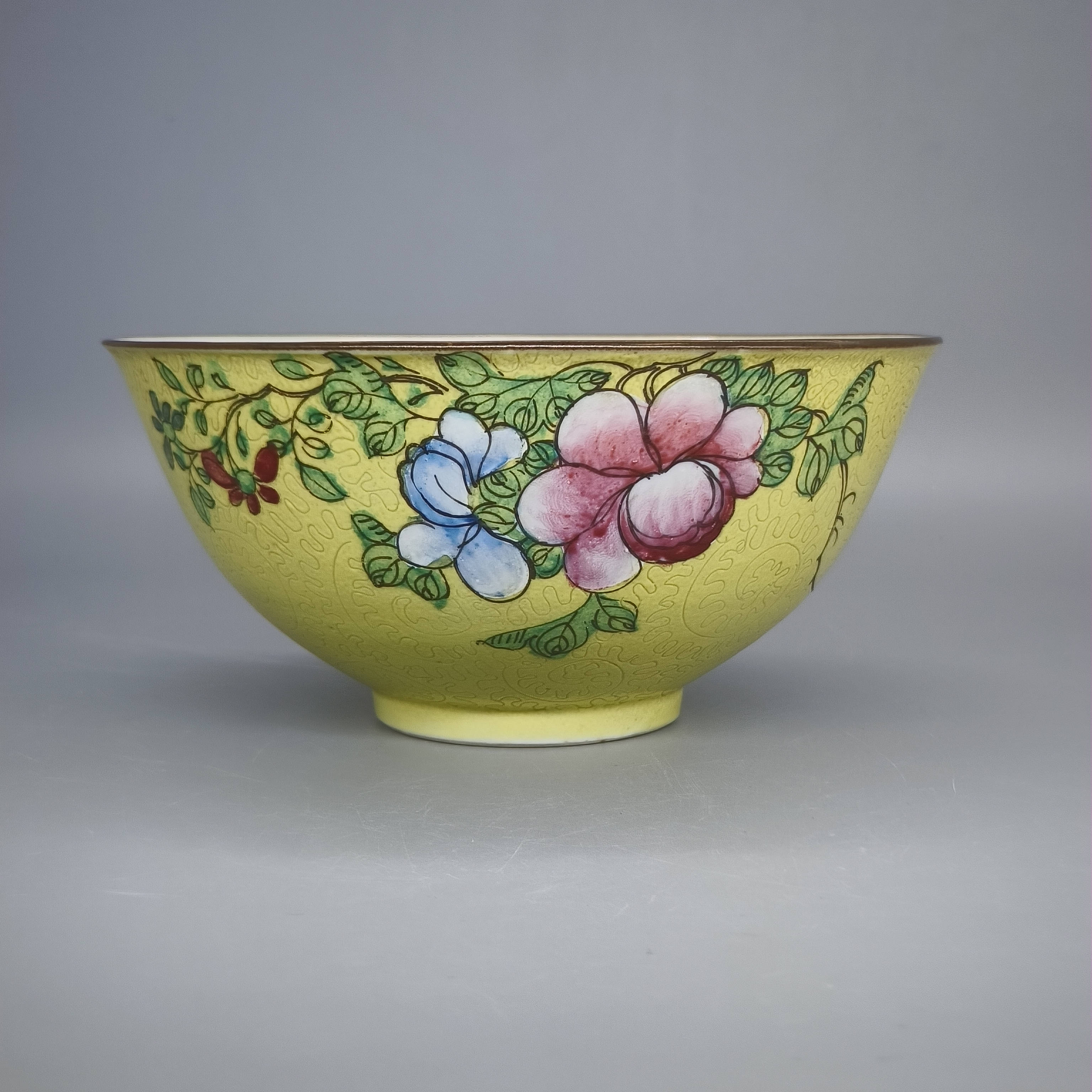 52412042*清嘉庆黄地轧道粉彩花卉纹大碗/瓷器五