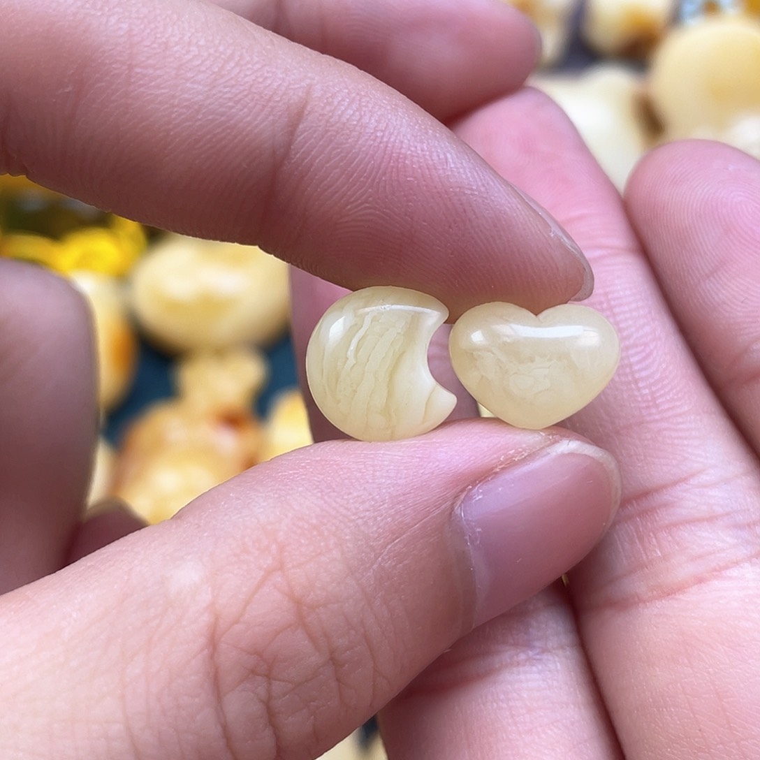 未镶嵌琥珀裸石蜜蜡