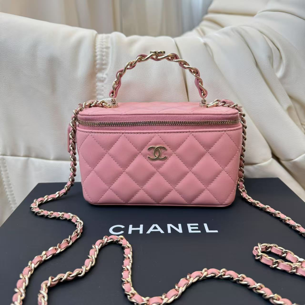 95新 Chanel/香奈儿 Chanel 粉金羊皮 23k手柄长盒子包/614535929