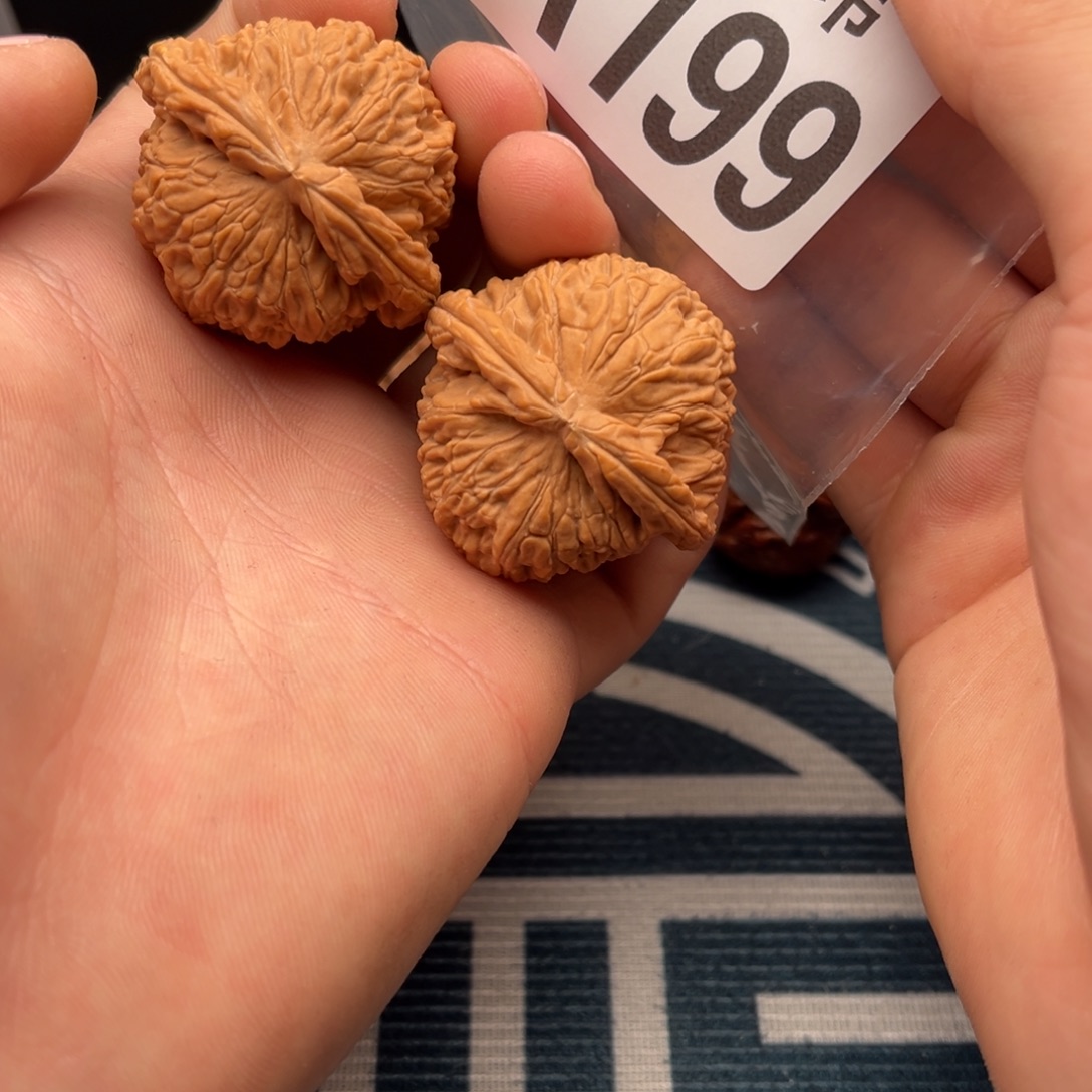 吊坠文玩核桃闷白40