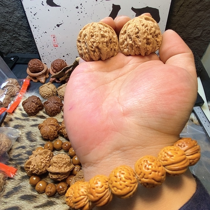 文玩核桃把件密纹