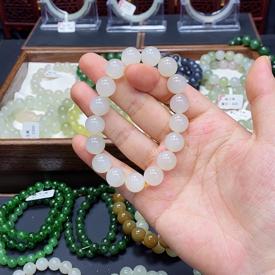 和田玉手串未镶嵌蜂蜜水12
