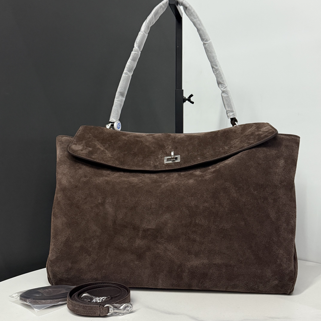 99新 Balenciaga/巴黎世家 Roedo麂皮斜挎包39cm/JJ5100801