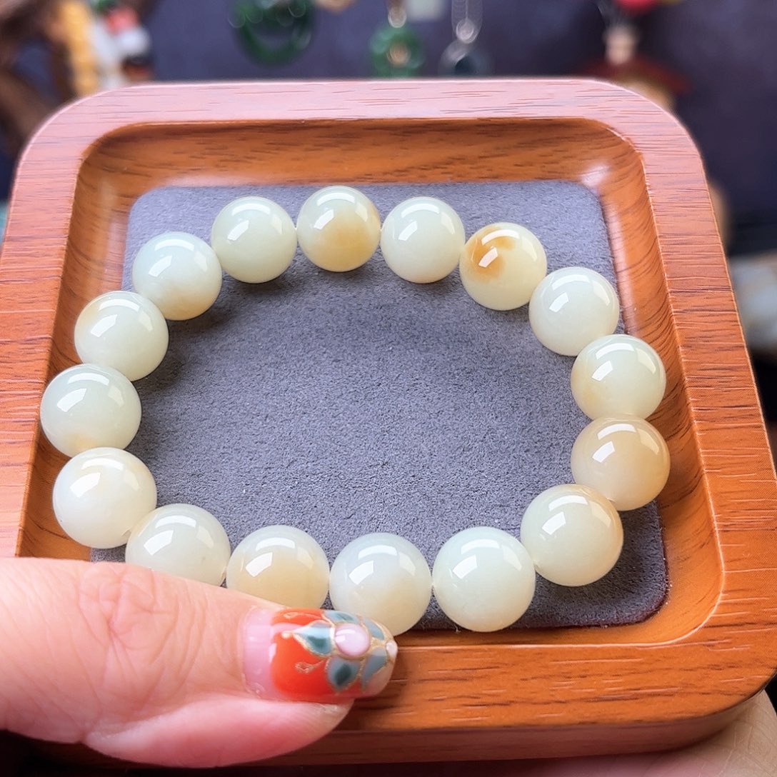 颈饰未镶嵌和田玉你***着