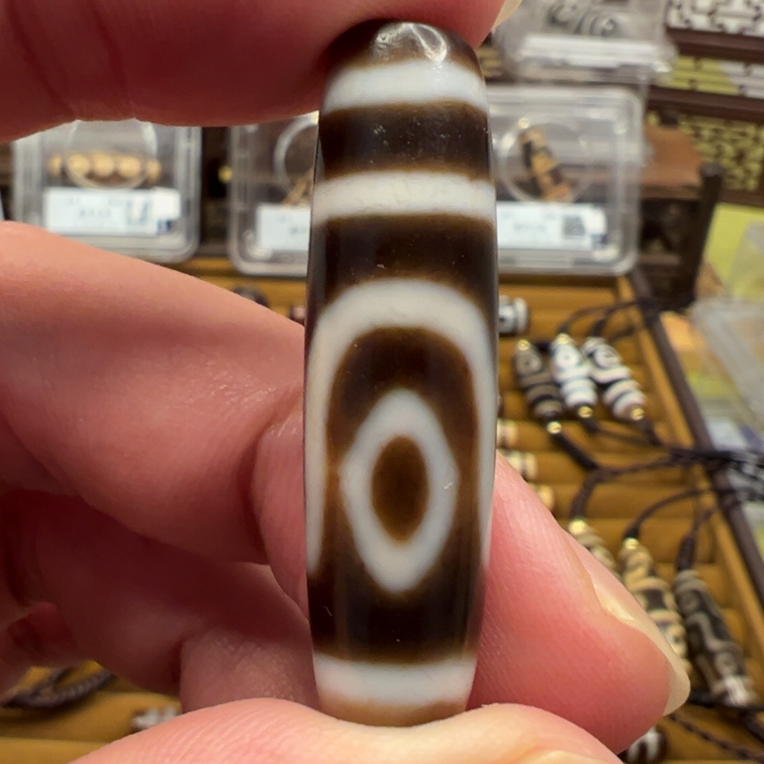 魏***人玛瑙/玉髓未镶嵌颈饰