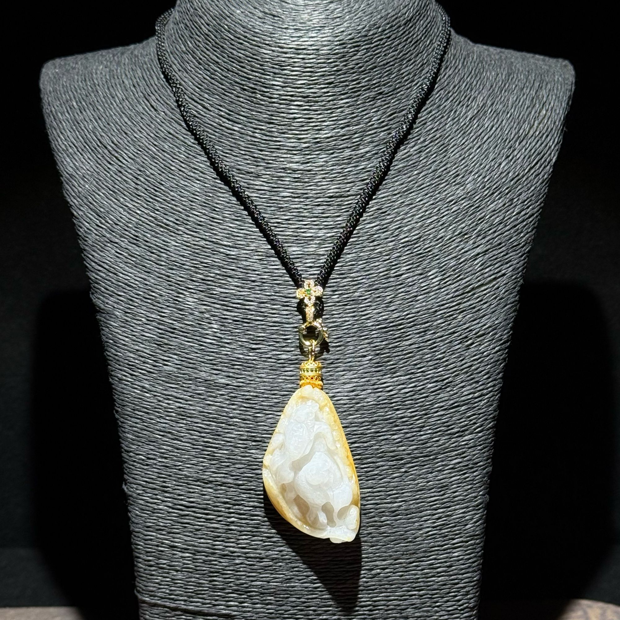 天然A货翡翠挂坠