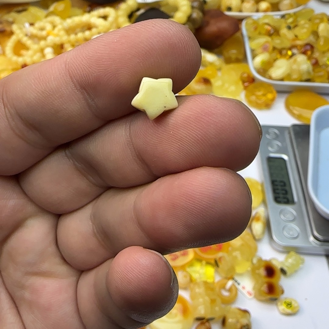 5***/琥珀未镶嵌裸石0.22克