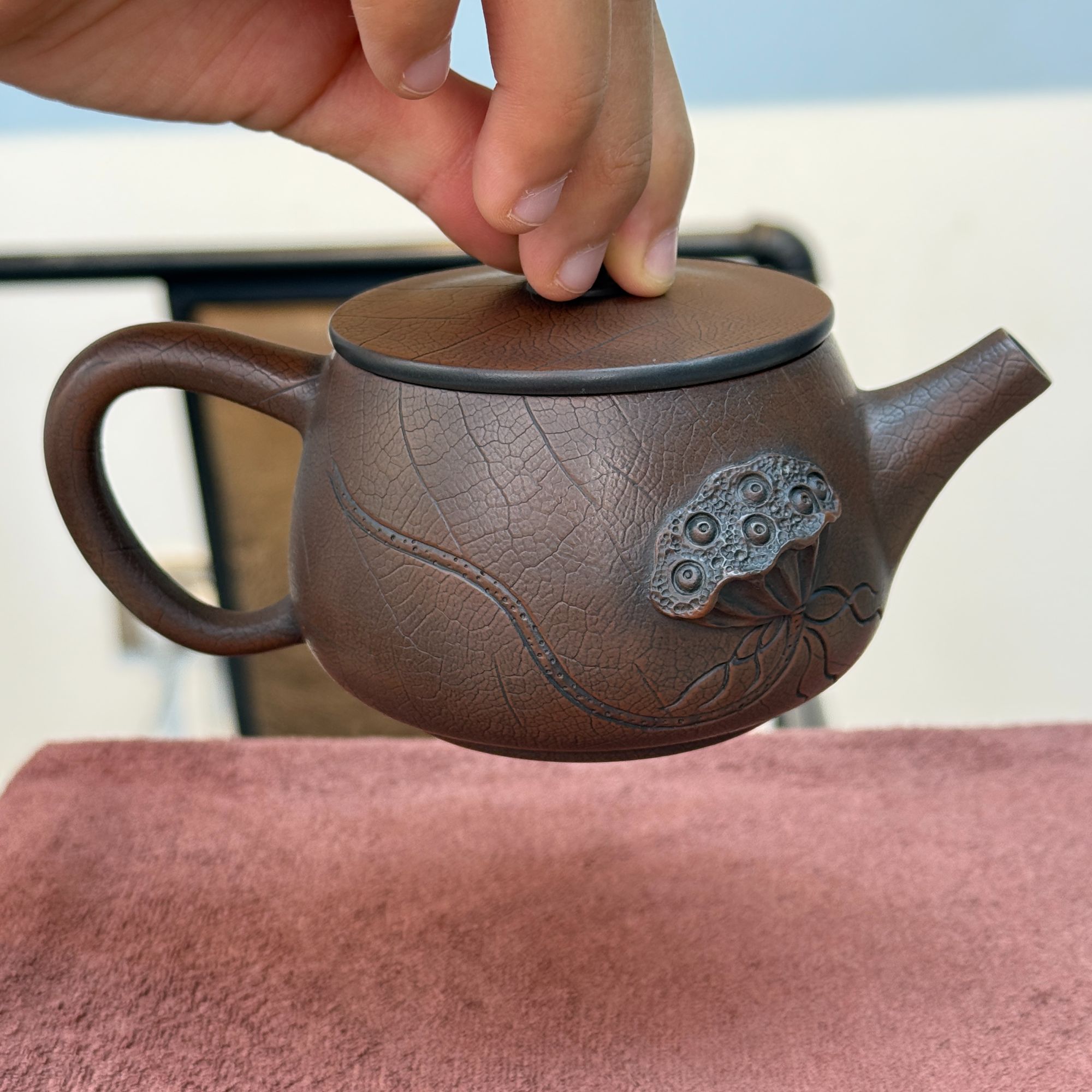 【爆款】建水紫陶茶壶（李宽）莲子叶脉纹汉瓦壶家用茶具-赠两个杯。