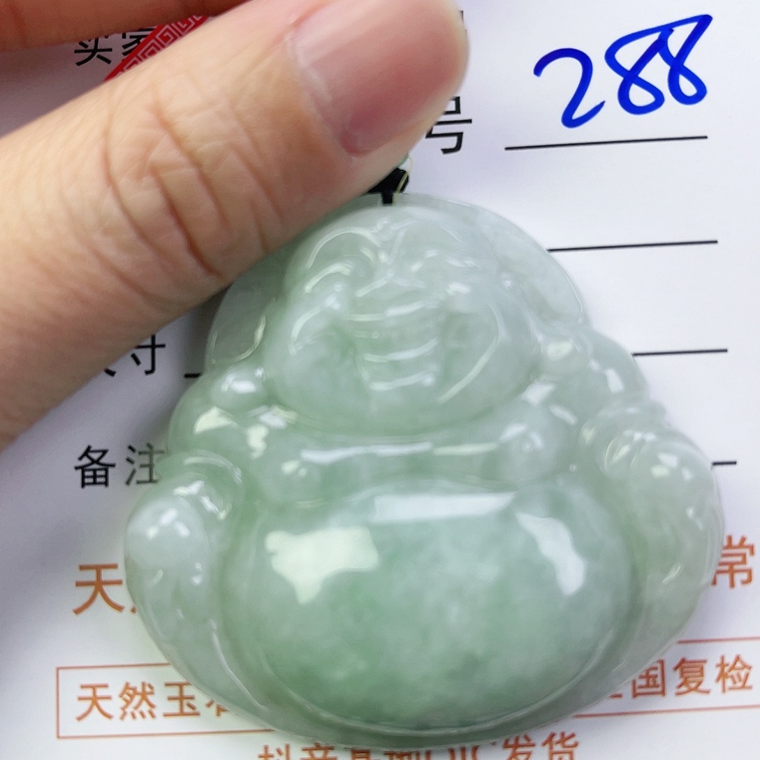 翡翠颈饰未镶嵌佛公