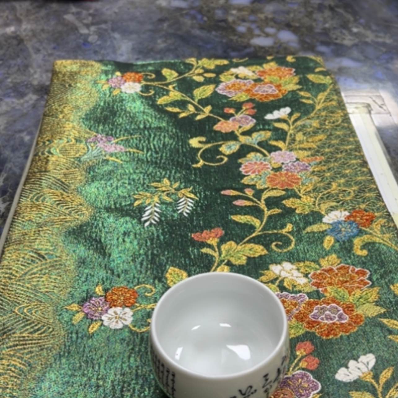 【闪购商品】大*陶瓷马克杯带盖勺