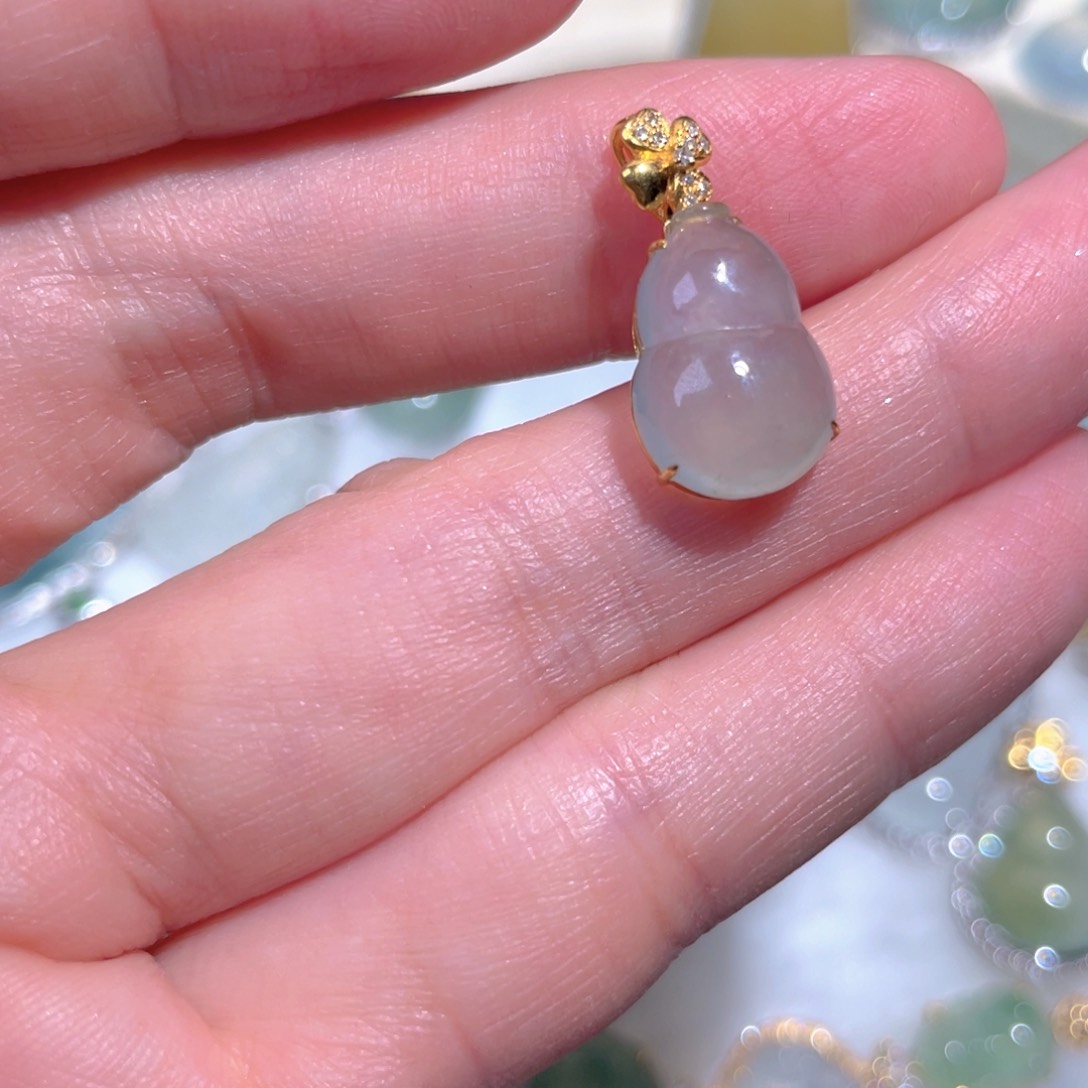 翡翠颈饰18K金镶嵌翡翠