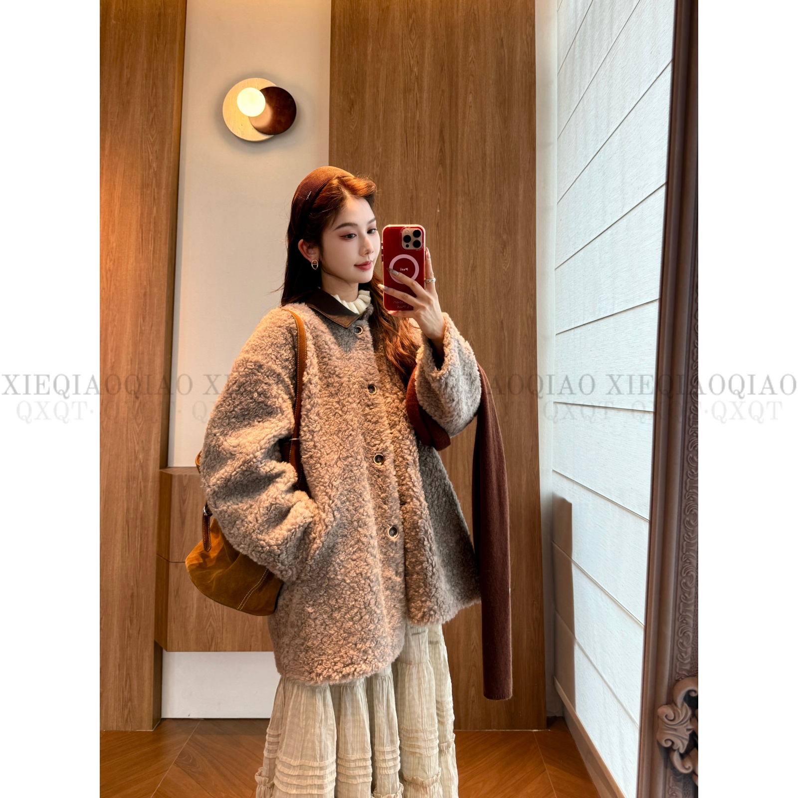 谢荞荞「夜雾雪松」100羊毛冬季款拼色翻领羊羔毛保暖加厚宽松外套