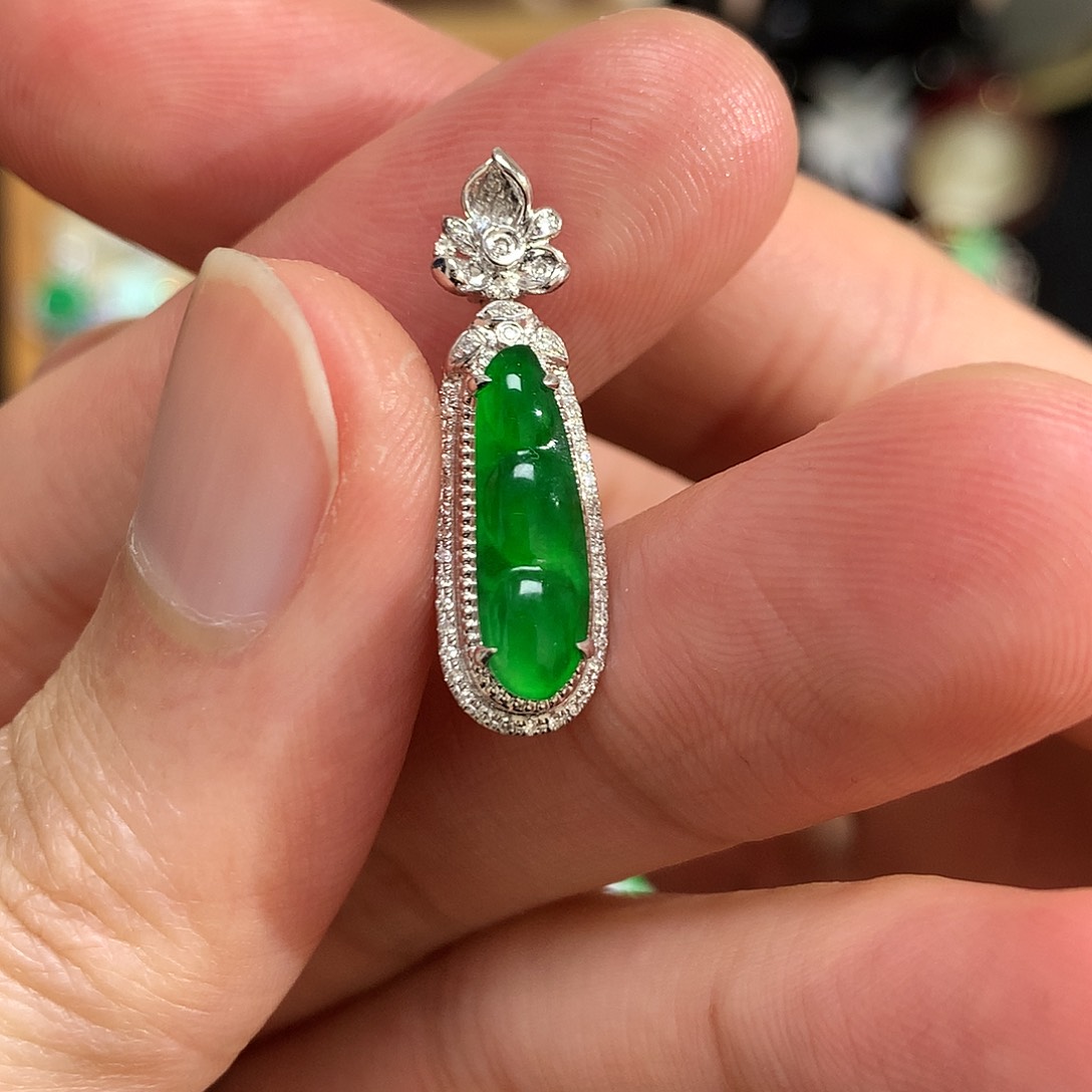 翡翠吊坠(不含链)18K金镶嵌