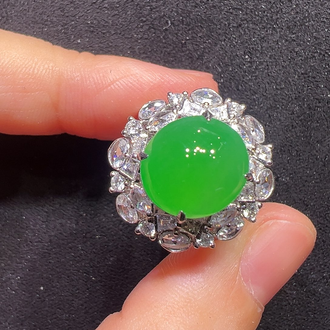 翡翠18K金镶嵌戒指