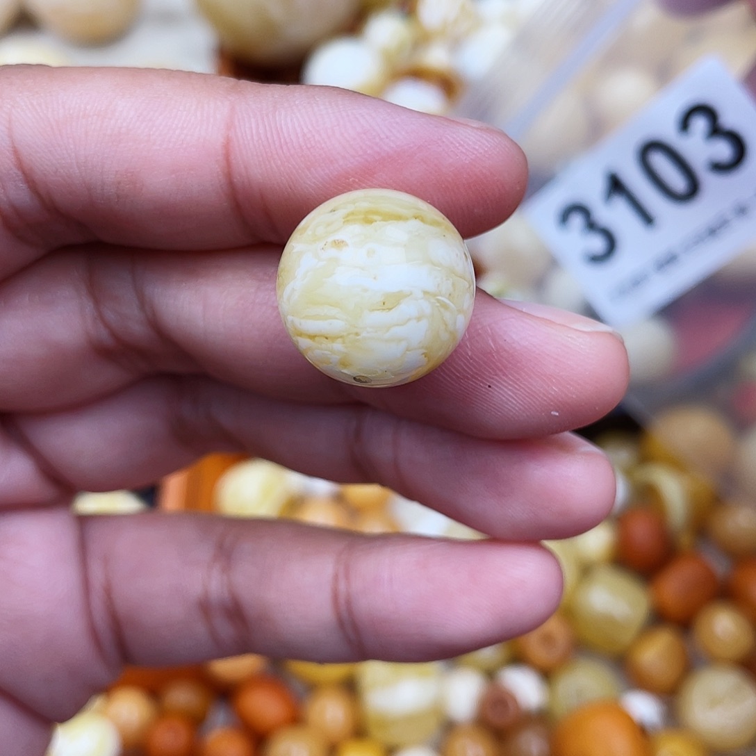 未镶嵌蜜蜡珠宝奇石粉17.