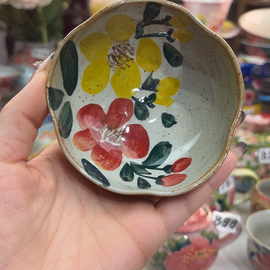 瓷片在干嘛我也在洗头发睡觉