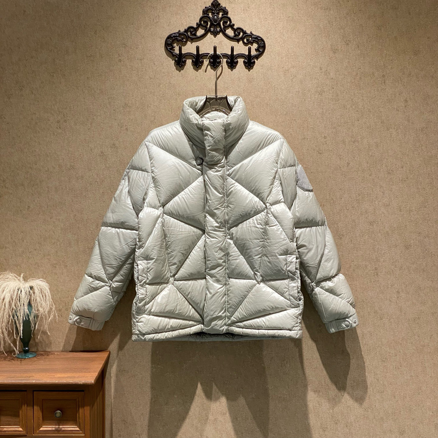 99新 MONCLER 徽标logo羽绒服/4码/99新/JM37607