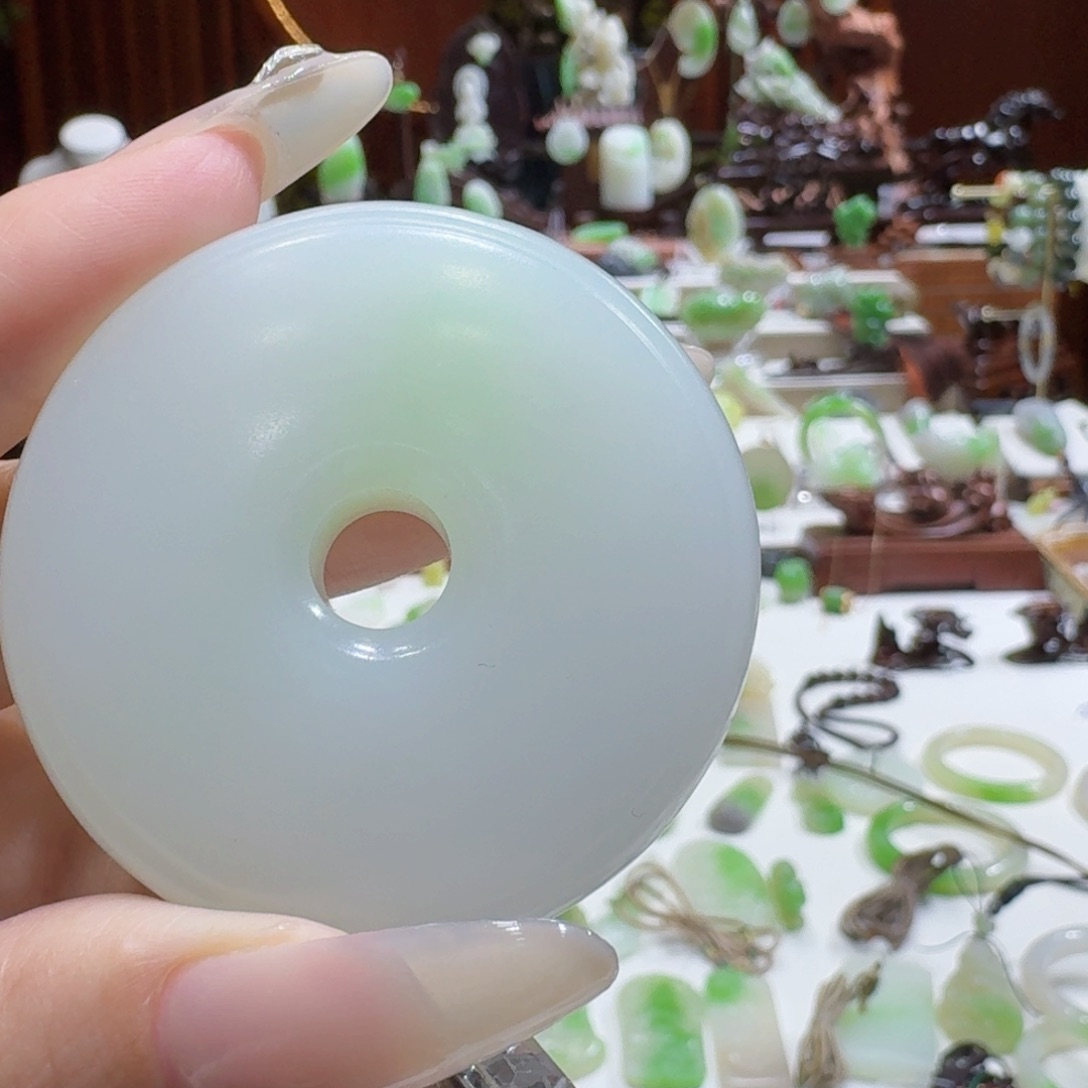 和田玉（翠青玉）未镶嵌挂件白底翠平安扣