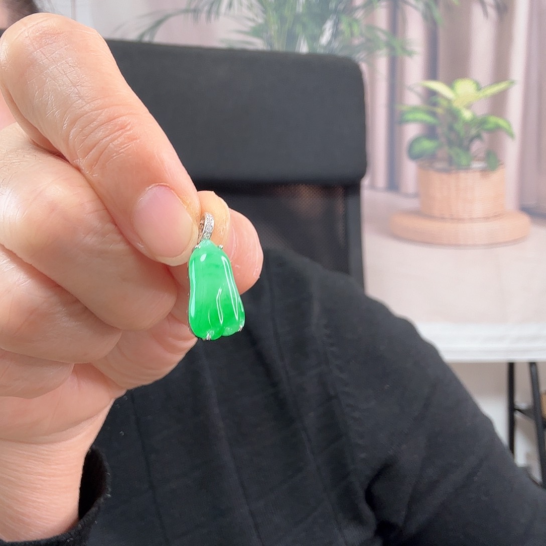 翡翠颈饰18K金镶嵌手到钱来