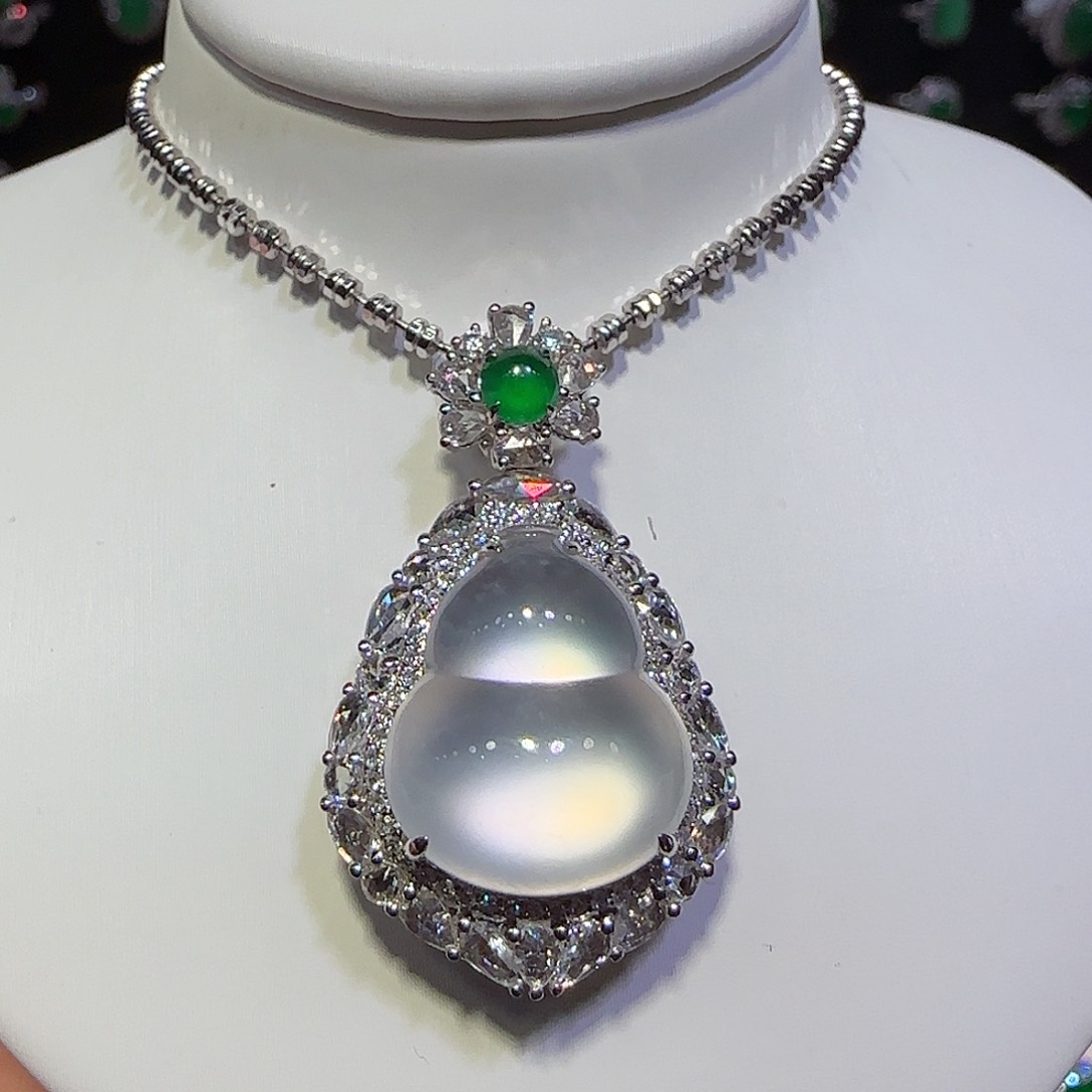 翡翠吊坠(不含链)18K金镶嵌葫芦