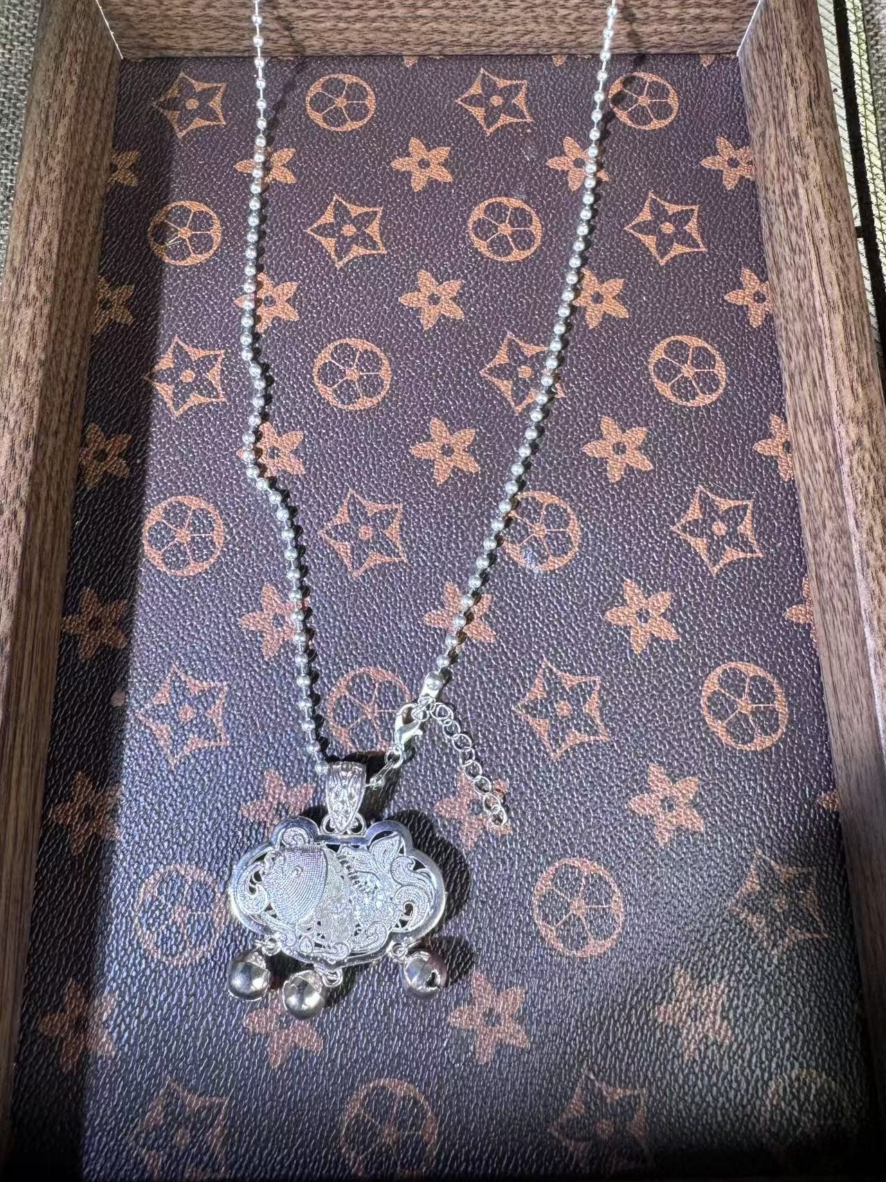 YYY1034 鲤鱼平安锁 银色精品项链（无礼盒）