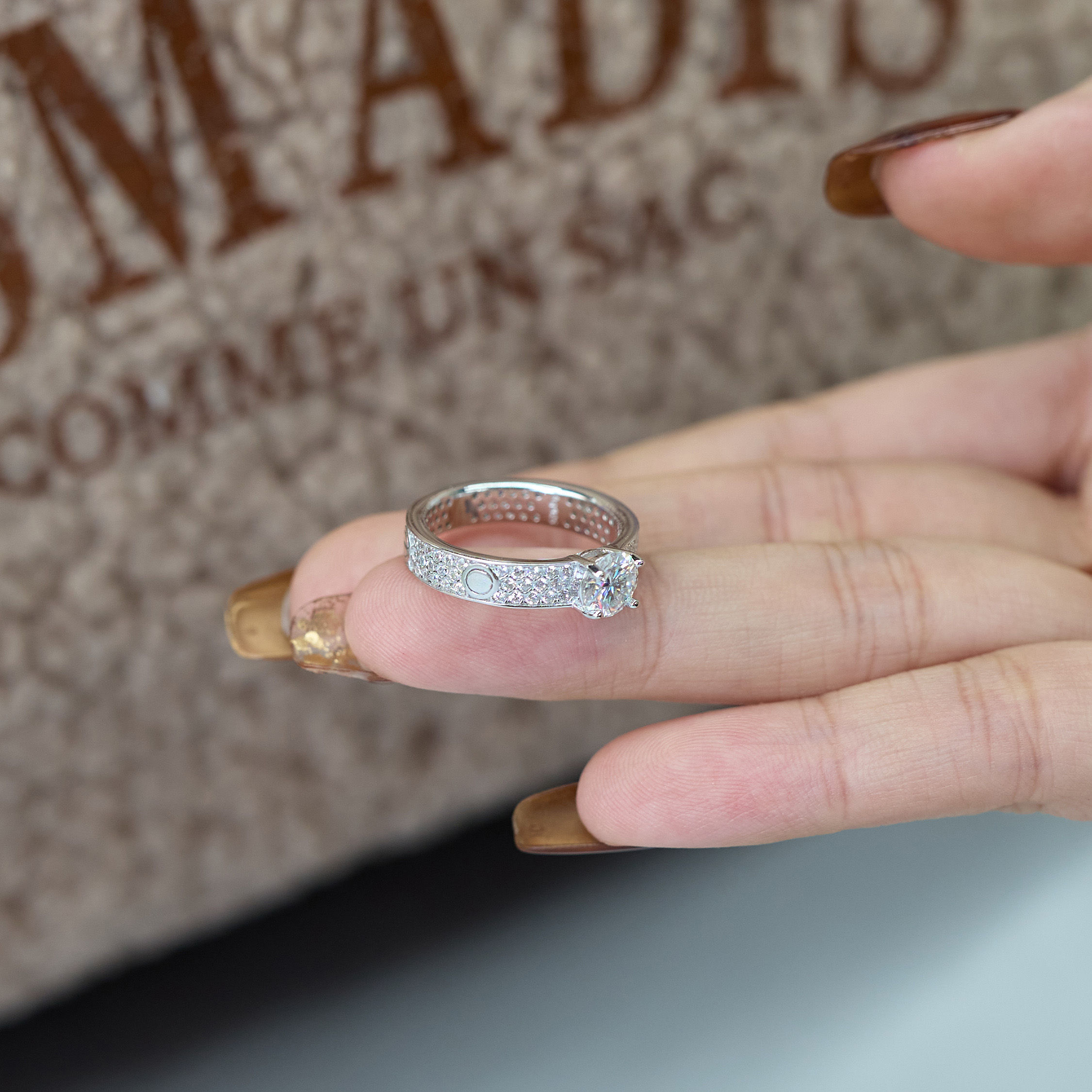 恒美娜 925银莫桑石戒指 满天星单镶戒指 轻奢气质百搭时尚银戒