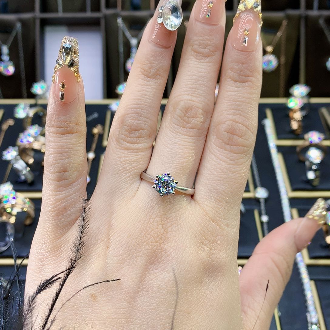 合成碳硅石（莫桑石）戒指/指环18K金镶嵌十*笙