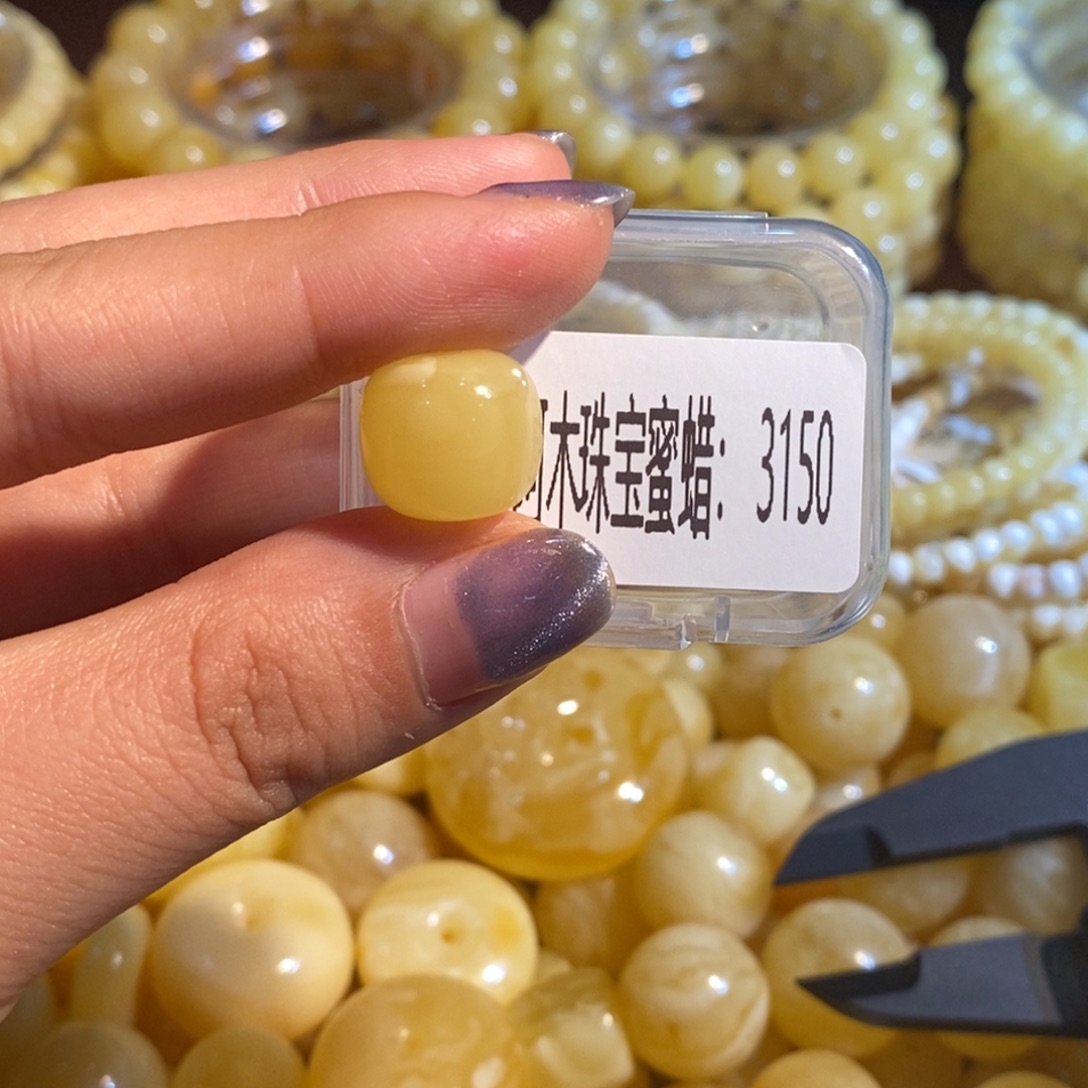 琥珀未镶嵌珠宝奇石3150