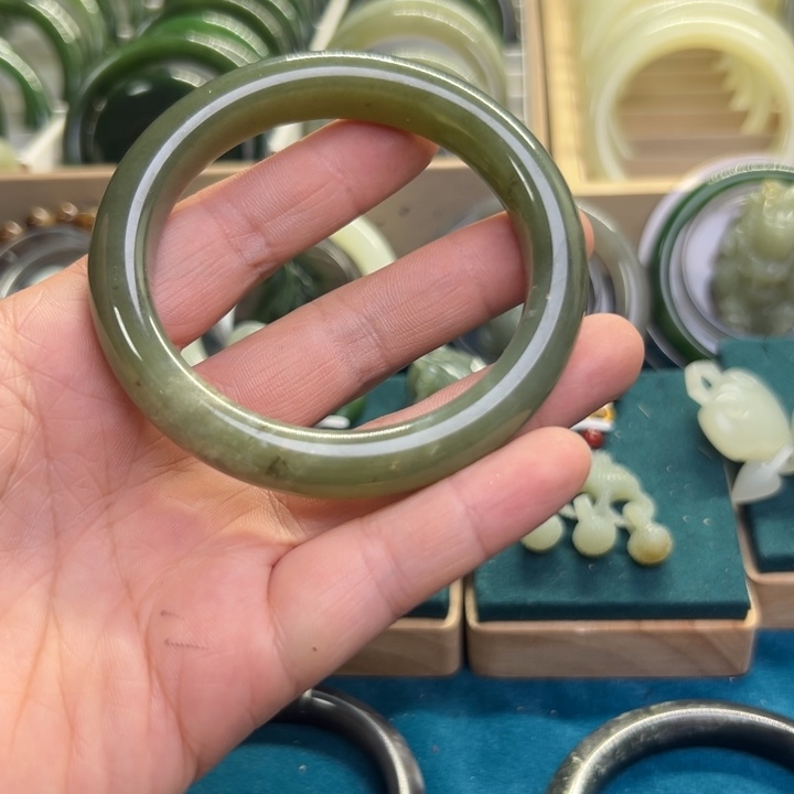 和田玉手镯未镶嵌60圈围00580