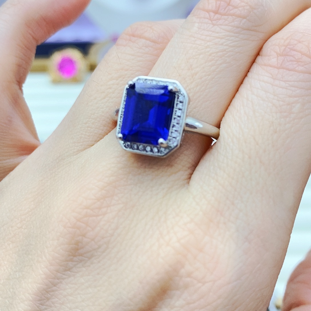 戒指蓝宝石未镶嵌