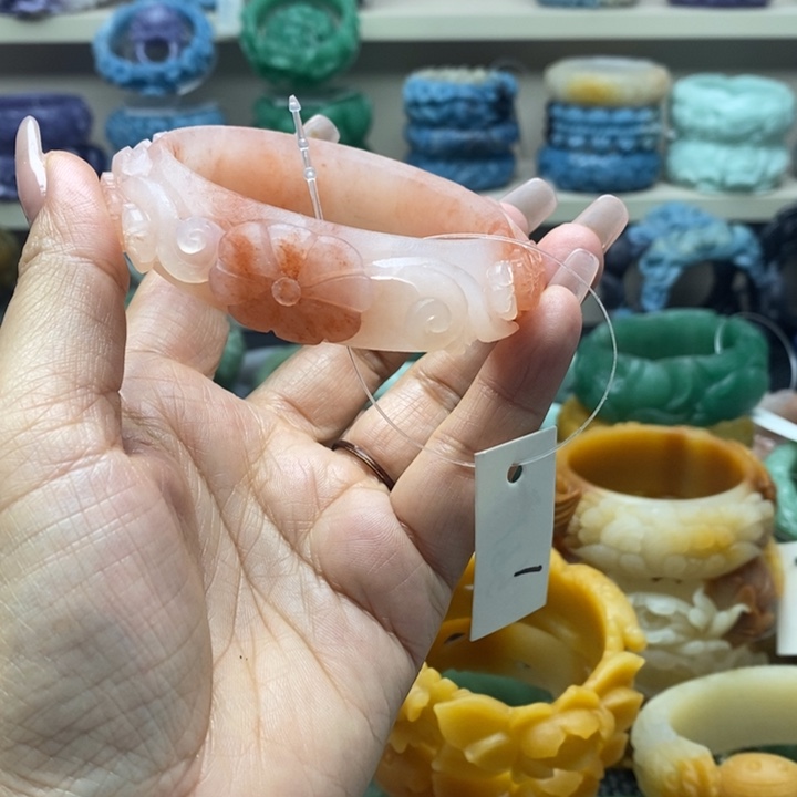 未镶嵌手镯石英岩玉